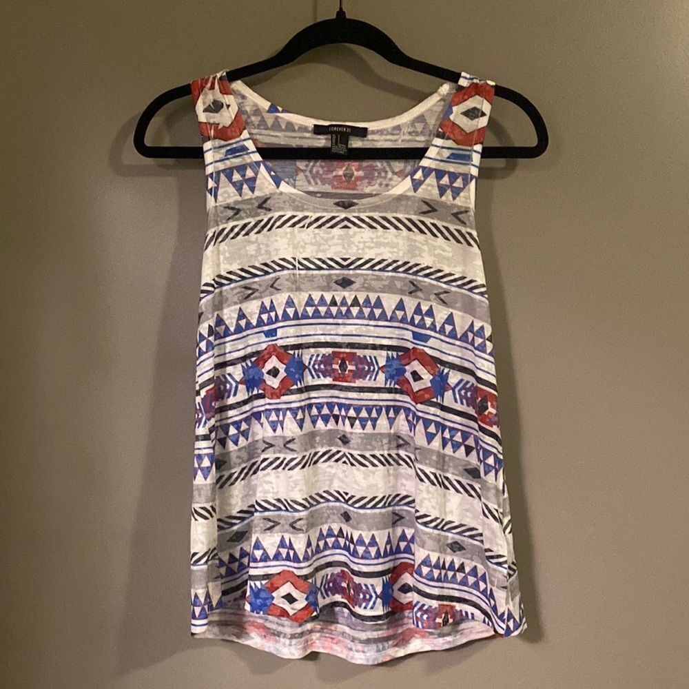 Forever 21 Aztec Print Lightweight Tank Top Size Small NWOT